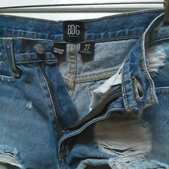 BDG Distressed Destructed Denim Jeans Blue Shorts Ripped Frayed Mid Rise Size 27 - Picture 4 of 12